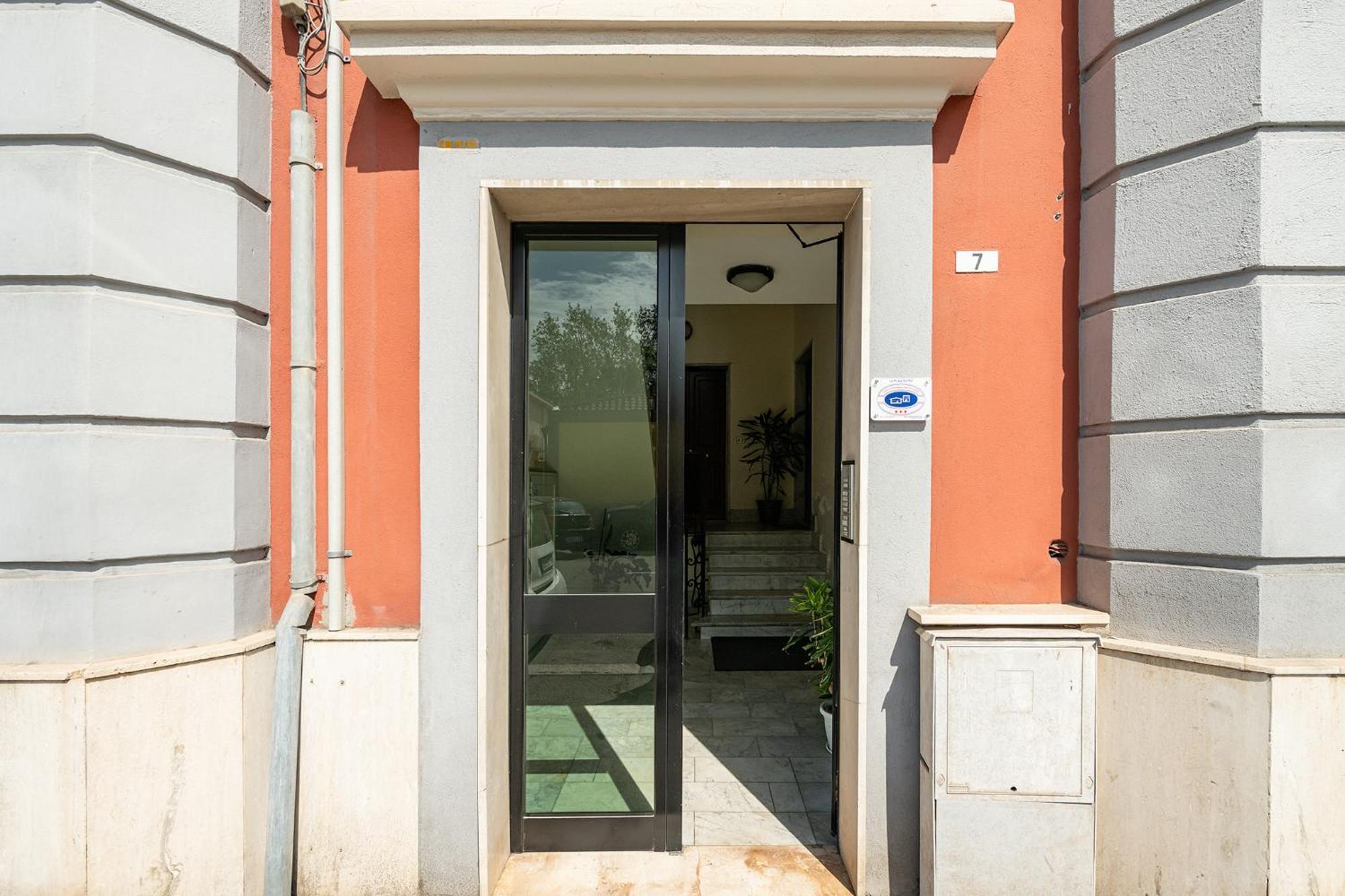 קליארי La Plaia Suites מראה חיצוני תמונה
